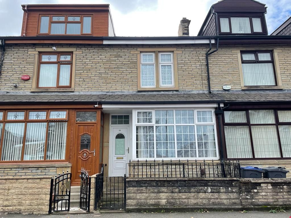 3 bed terraced house for sale in Central Avenue, Bradford, West