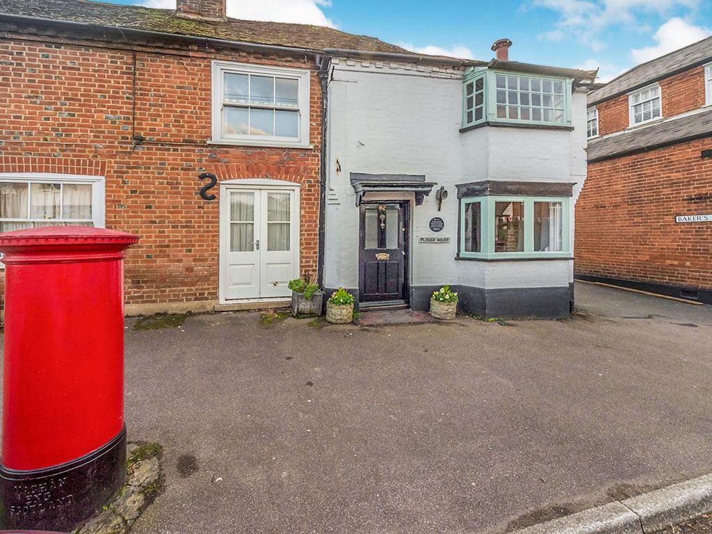 3 bed property to rent in High Street, Codicote, Hitchin SG4, £1,750