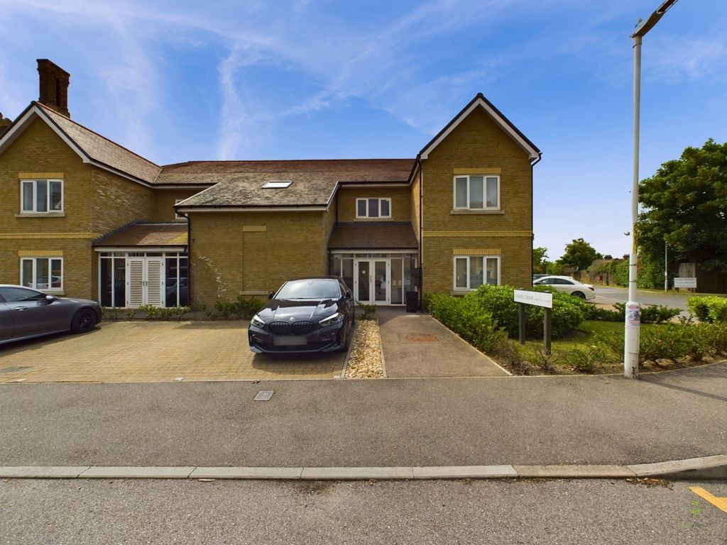 1 bed flat for sale in Chapel Drive, Dartford, Kent DA2, £240,000 Zoopla