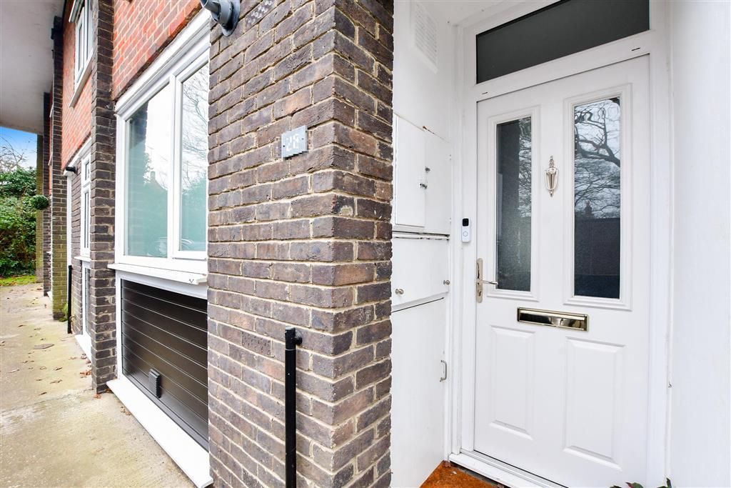 2 bed for sale in Hailey Place, Cranleigh, Surrey GU6, £155,500 Zoopla