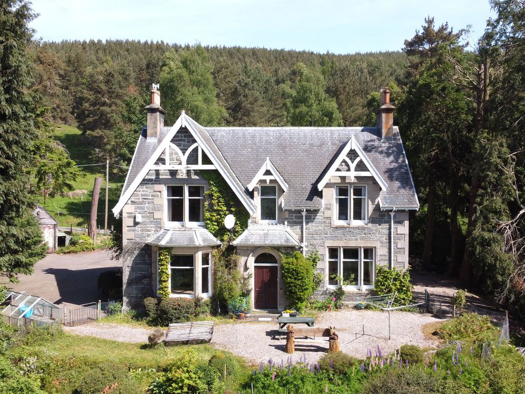 6 bed detached house for sale in West Terrace, Kingussie PH21 Zoopla