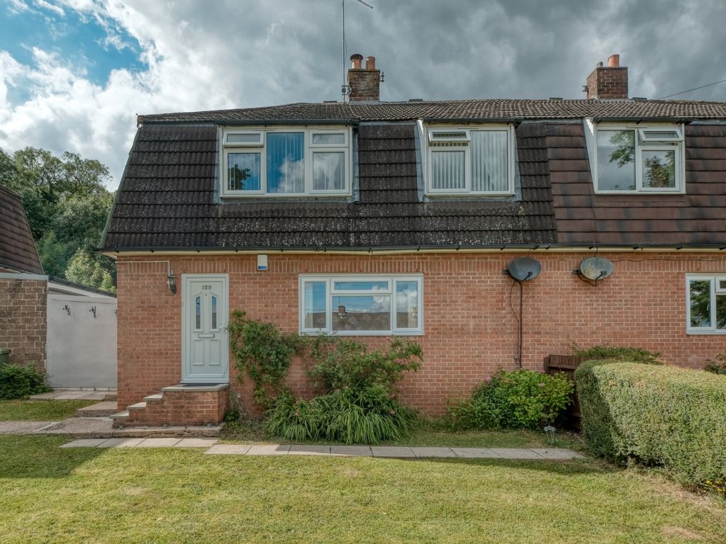 4 bed semidetached house for sale in Foxlydiate Crescent, Batchley