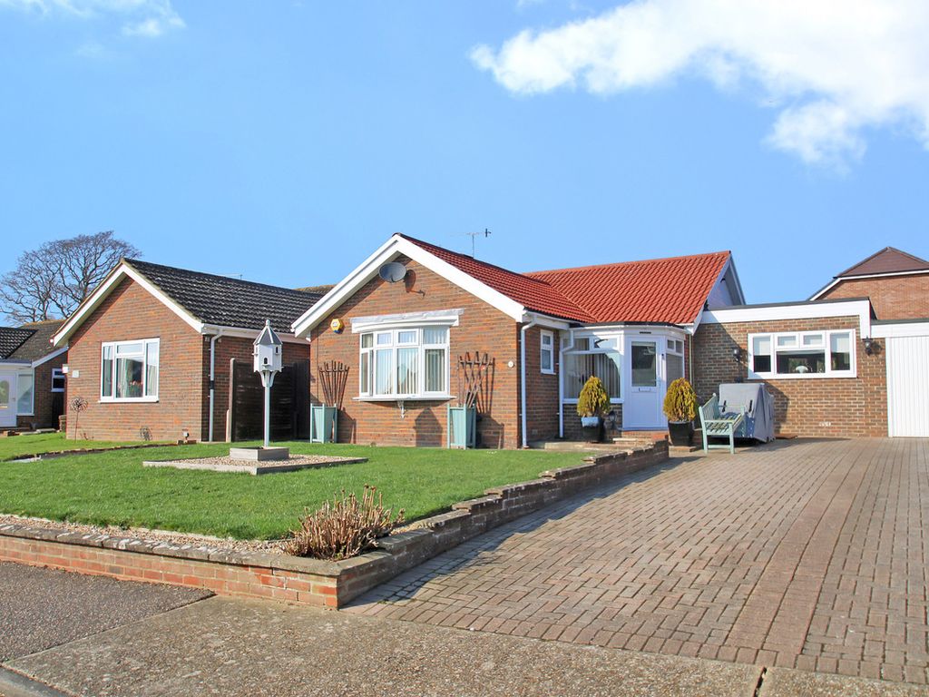1 bed detached bungalow for sale in Woodlands Close, Angmering BN16