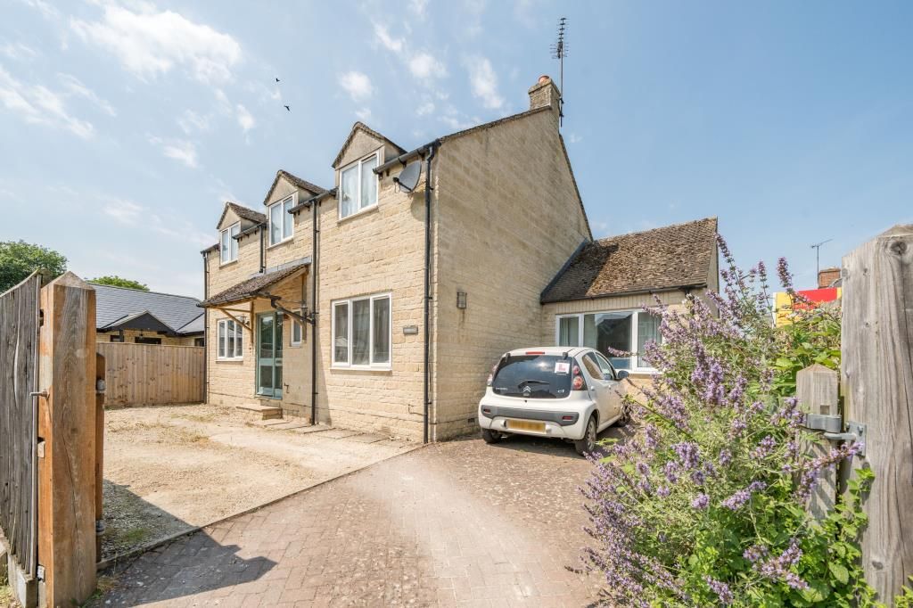 5 bed detached house for sale in MiltonUnderWychwood, Oxfordshire OX7