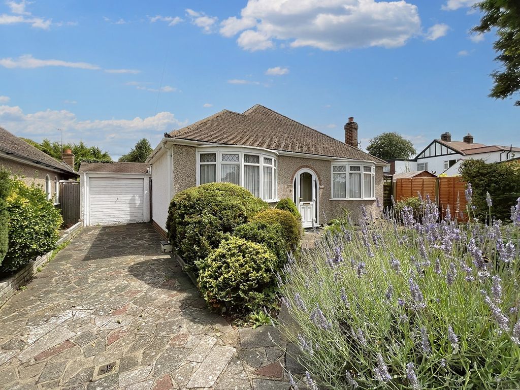 3 bed bungalow for sale in Felstead Road, Orpington BR6 Zoopla