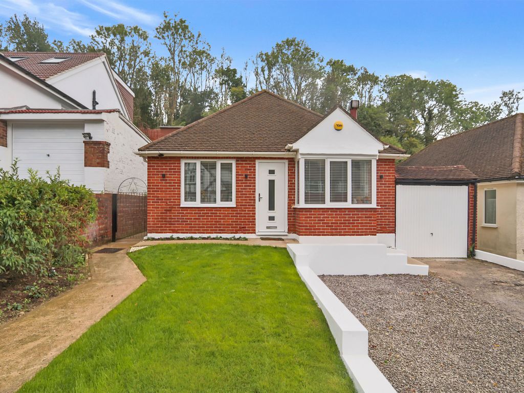 3 bed detached bungalow for sale in Mead Way, Coulsdon CR5, £550,000