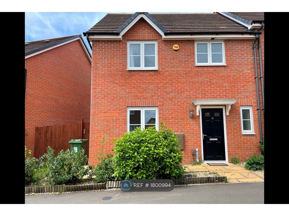 3 bed semidetached house to rent in Dovecote Close, Redditch B97, £