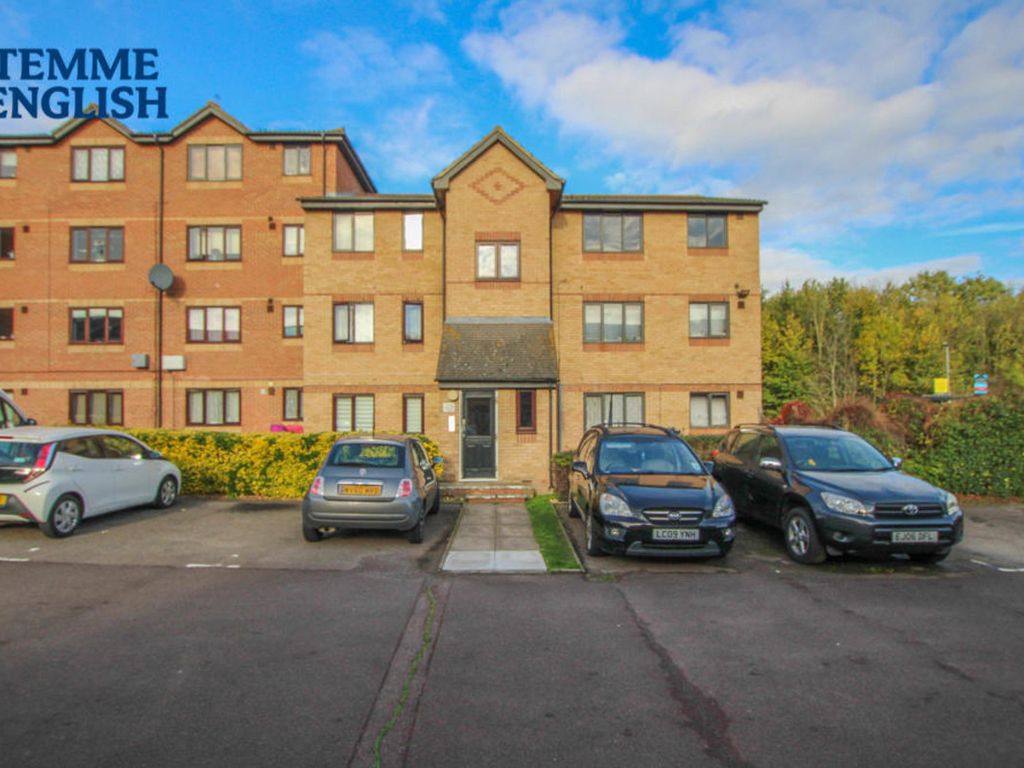 1 bed flat for sale in Chestnut Road, Basildon SS16 Zoopla
