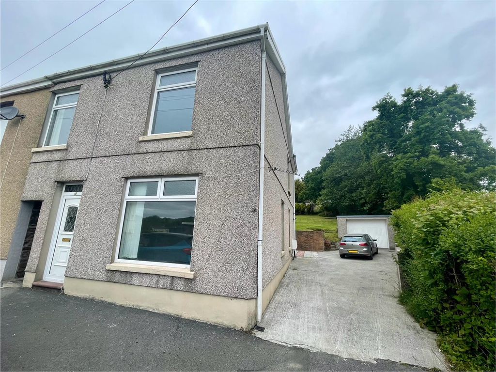 3 bed semidetached house for sale in New Road, Pontyberem, Llanelli