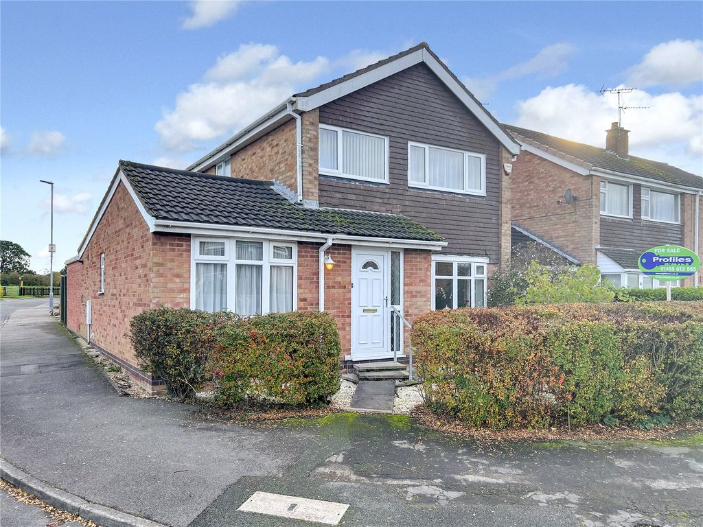 4 bed detached house for sale in Waterfall Way, Barwell, Leicester LE9