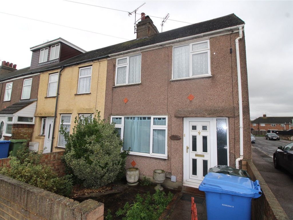 2 bed end terrace house to rent in New Road, Sheerness, Kent ME12, £