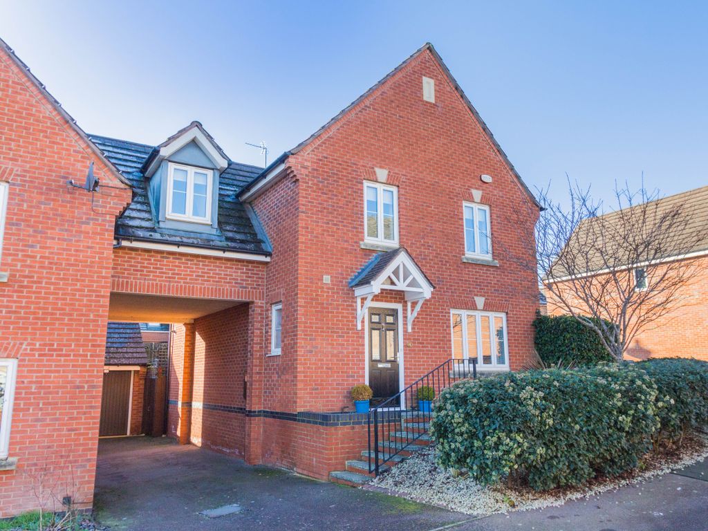 4 bed linkdetached house for sale in Presland Way, Irthlingborough