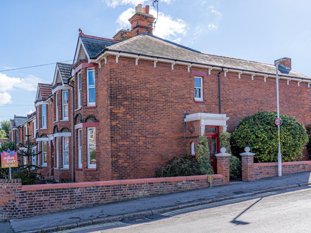 3 bed end terrace house for sale in Athelstan Road, Faversham ME13 Zoopla