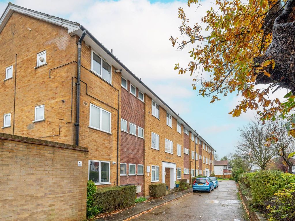 2 bed flat for sale in Corringway, Ealing, London W5, £480,000 Zoopla