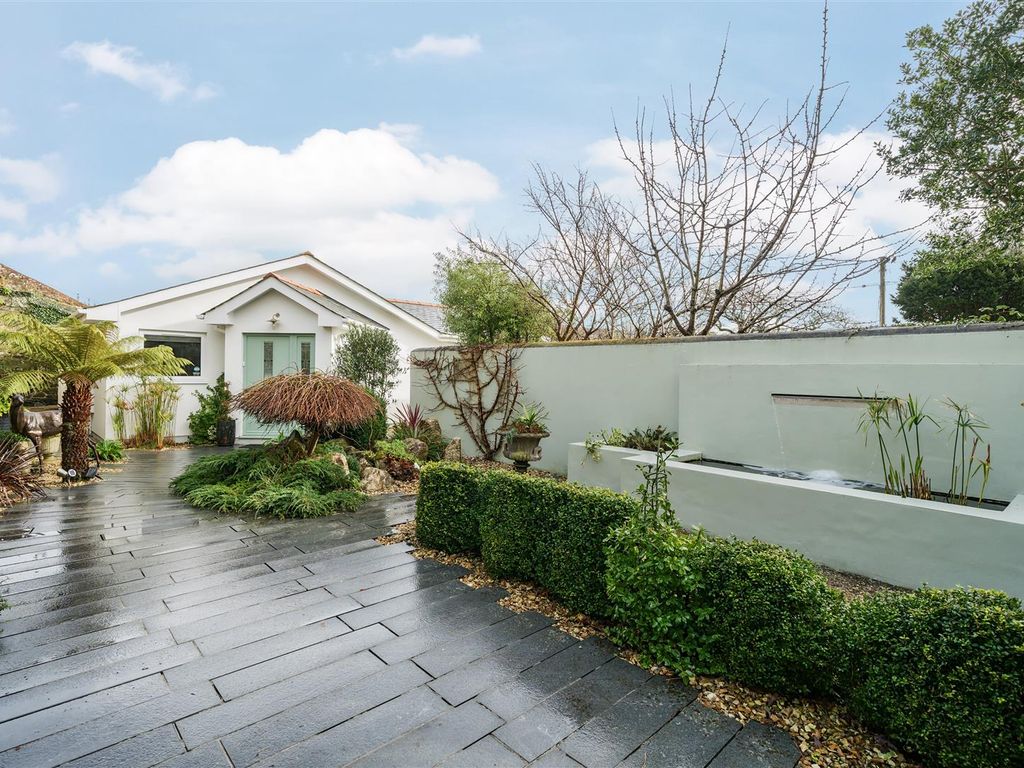 2 bed detached bungalow for sale in Cross Street, Helston TR13, £