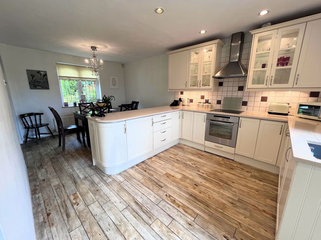 4 bed terraced house for sale in Harris Lane, Shenley WD7 Zoopla