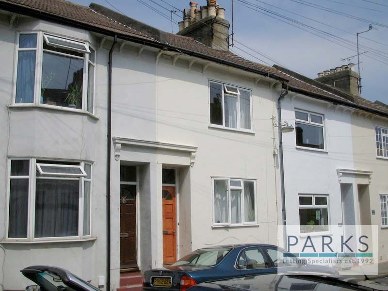 4 bed terraced house to rent in St Pauls Street, Brighton, East Sussex