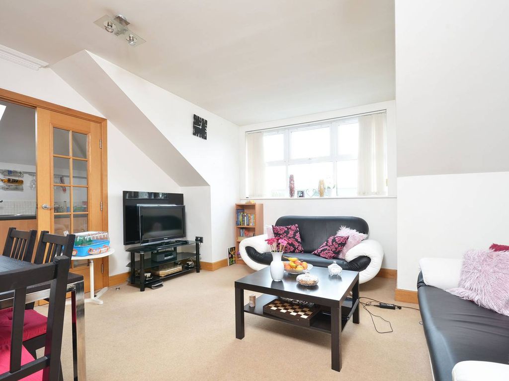 2 bed flat to rent in Lower Kings Road, Kingston, Kingston Upon Thames