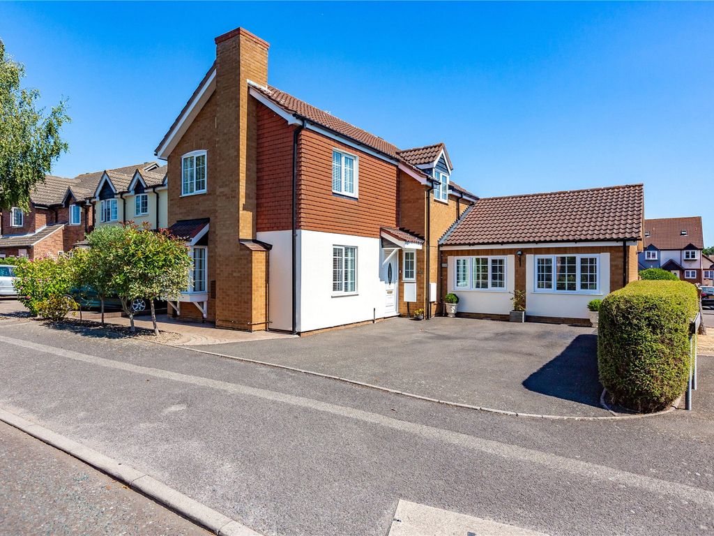 3 bed detached house for sale in St. Leonards Way, Hornchurch RM11 Zoopla