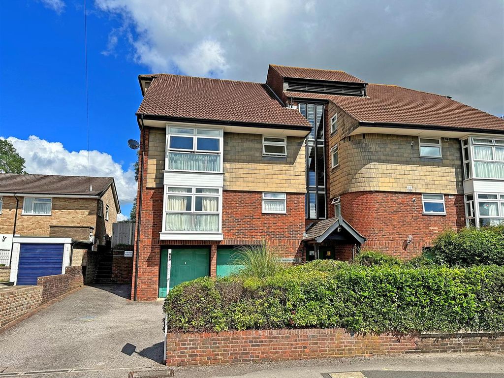 1 bed flat for sale in Douglas Houghton House, 4 Oxford Road, Redhill
