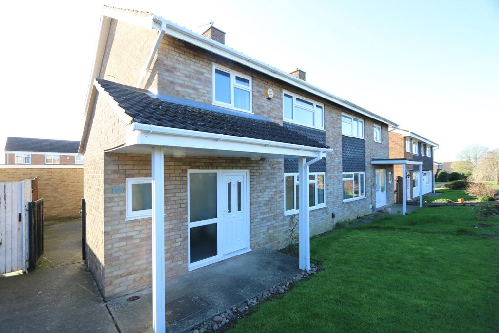 3 bed semidetached house to rent in Brickhill Drive, Bedford MK41 Zoopla