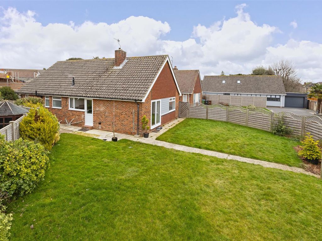 3 bed detached bungalow for sale in Malcolm Close, Ferring, Worthing