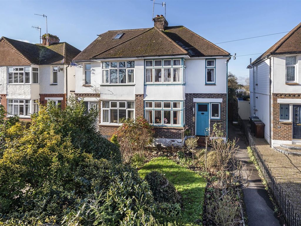 3 bed semidetached house for sale in Shipbourne Road, Tonbridge TN10