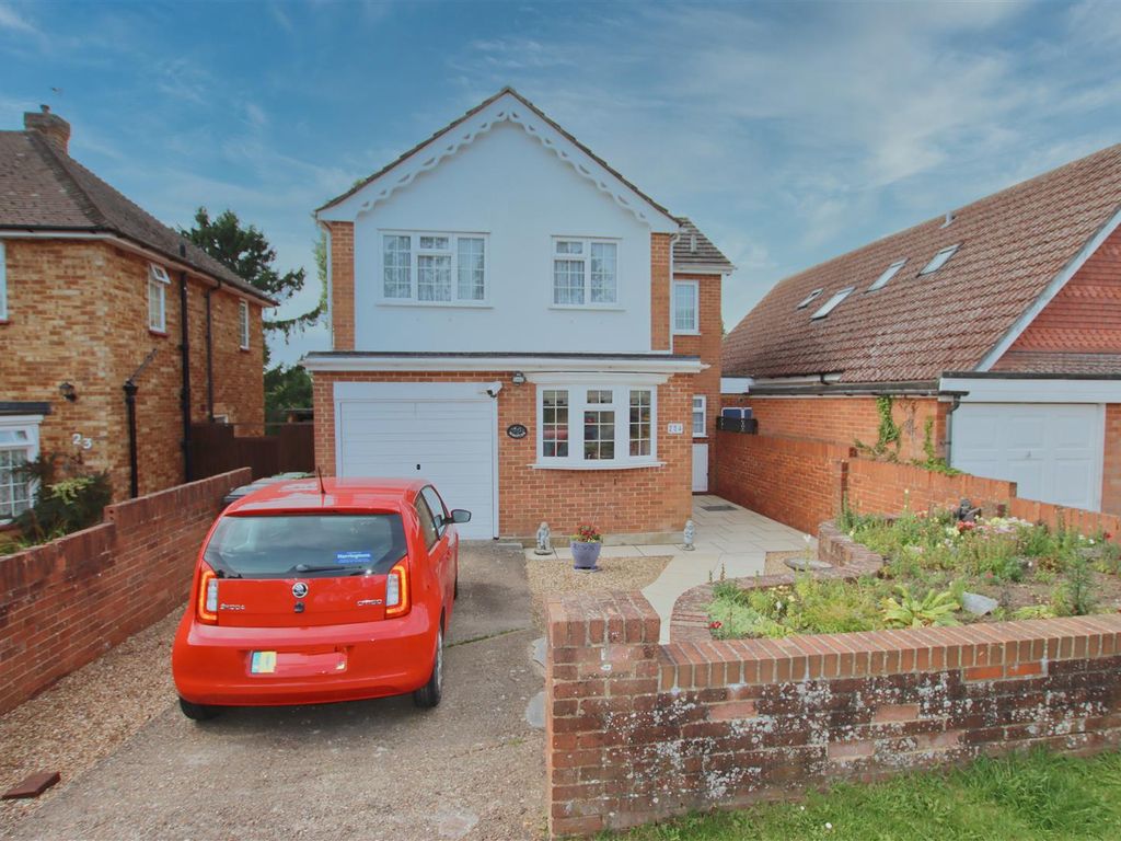 4 bed detached house for sale in Alexandra Road, Well End, Borehamwood