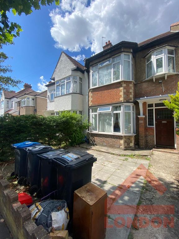 Room to rent in Shirley Park Road, Croydon CR0, £450 pcm Zoopla
