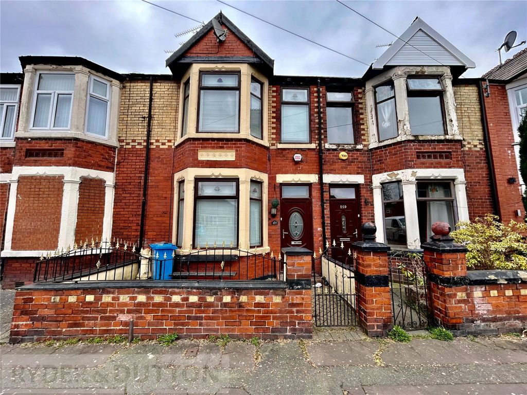 2 bed terraced house to rent in Nuthurst Road, New Moston, Manchester