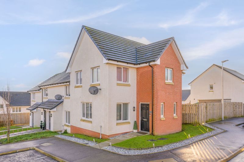 3 bed terraced house for sale in Farm View, Hill Of Beath, Cowdenbeath