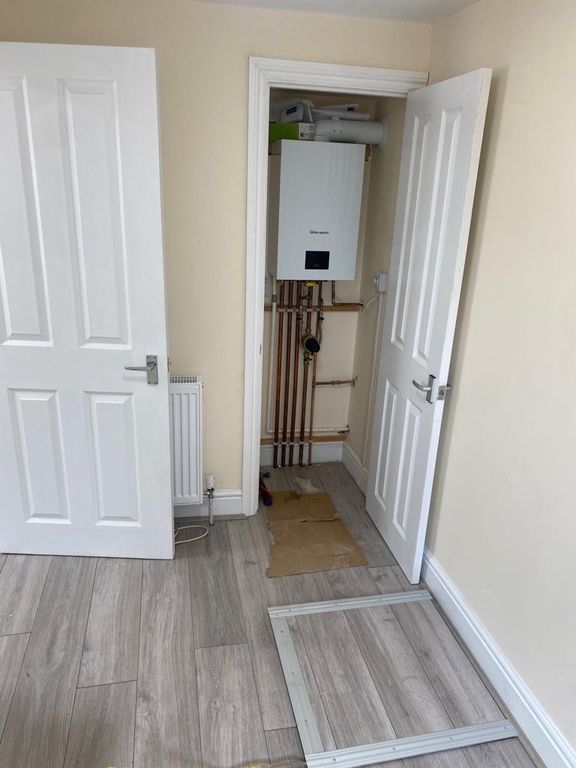 2 bed flat to rent in Parkgate Road, Wallington SM6 Zoopla