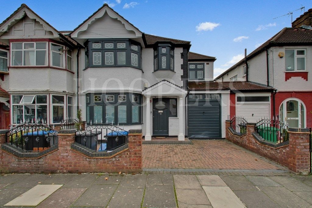 5 bed semidetached house for sale in Fleetwood Road, London NW10, £