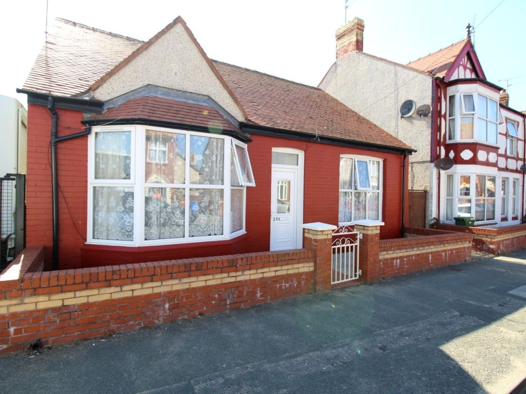 2 bed bungalow for sale in Sandringham Avenue, Rhyl, Denbighshire LL18