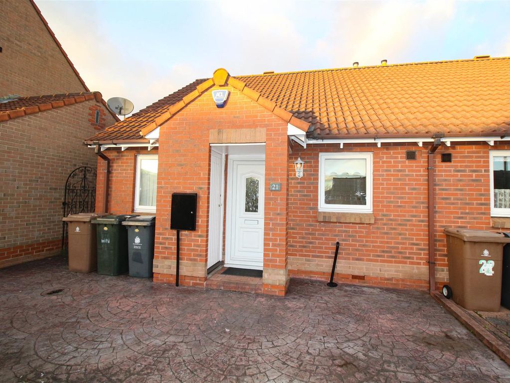 2 bed semidetached bungalow to rent in Appleby Park, North Shields