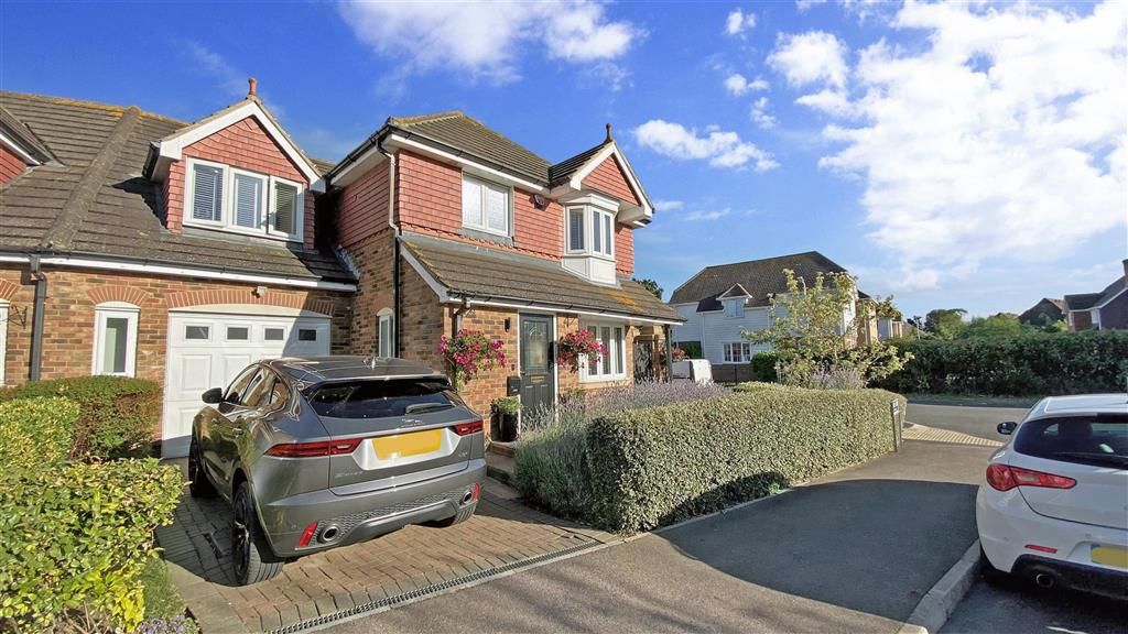 4 bed semidetached house for sale in Larch End, Minster On Sea