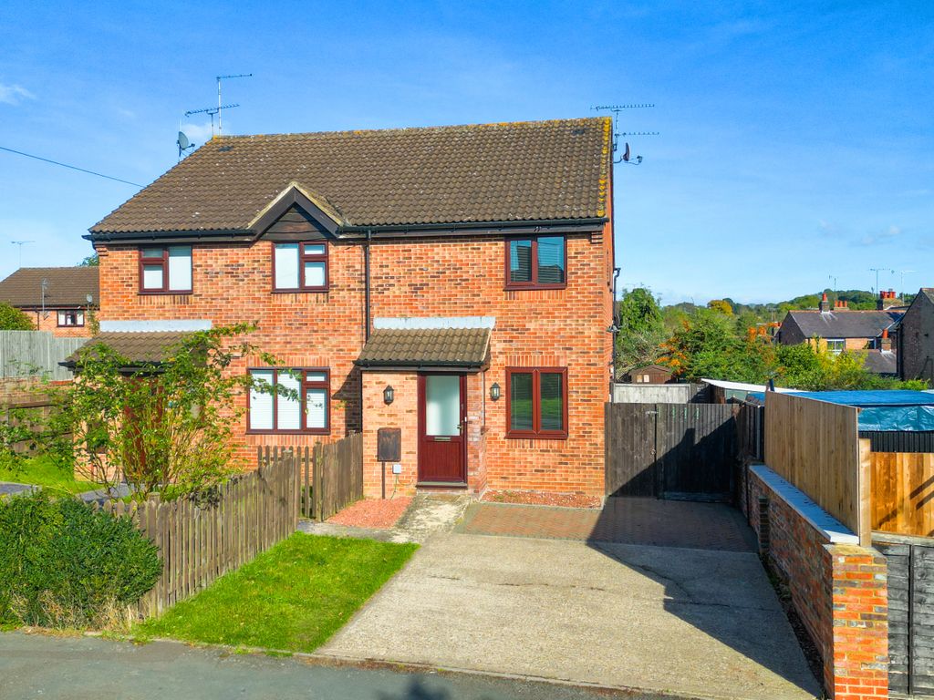 1 bed terraced house to rent in Cowper Rise, Markyate, St.Albans AL3, £