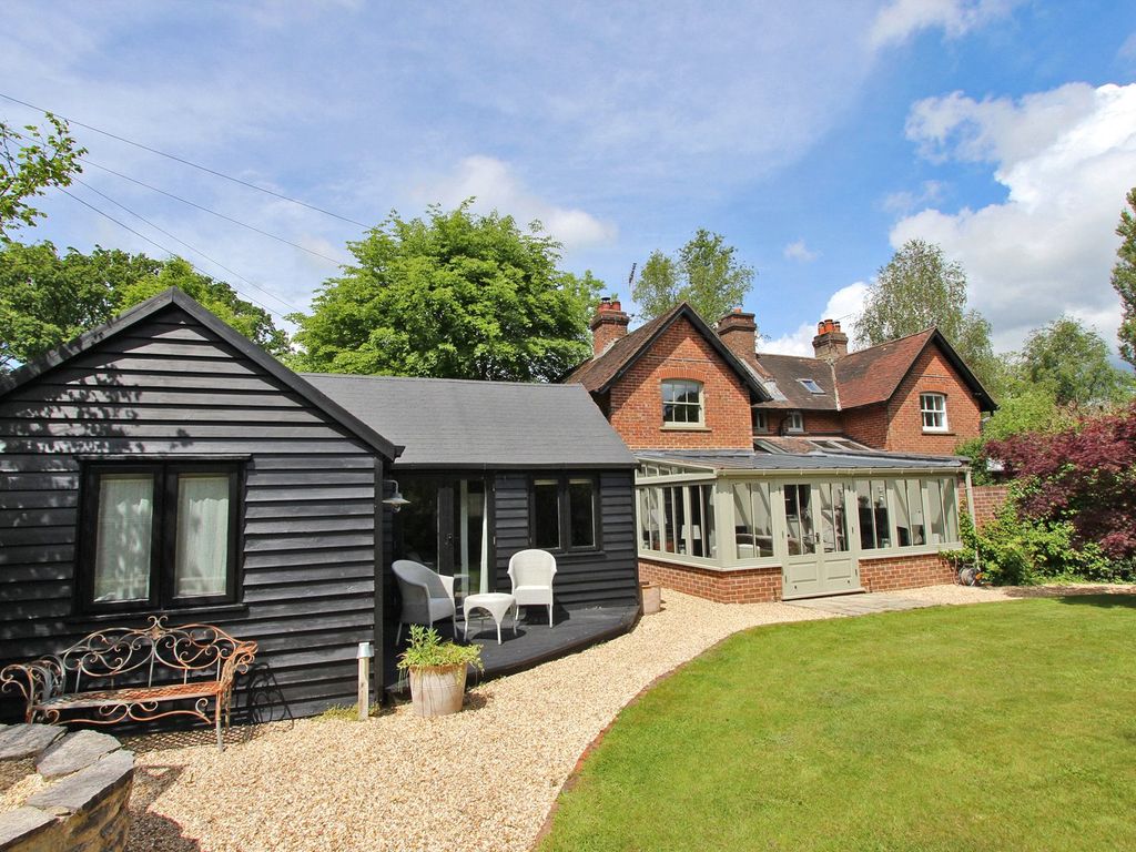 3 bed semidetached house for sale in Sway Road, Brockenhurst