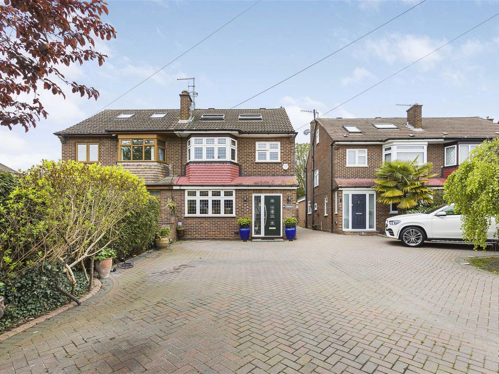 4 bed semidetached house for sale in Burton Lane, Goffs Oak, Waltham