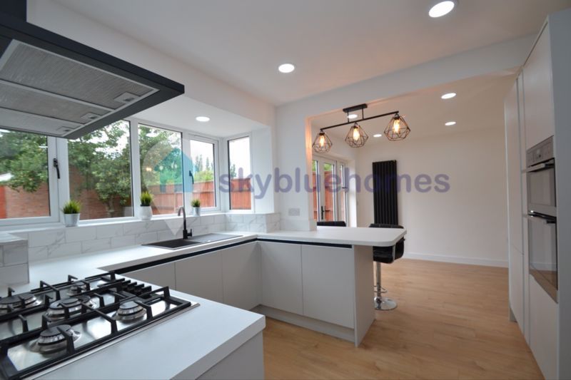 4 bed detached house to rent in Henson Close, Birstall, Leicester LE4