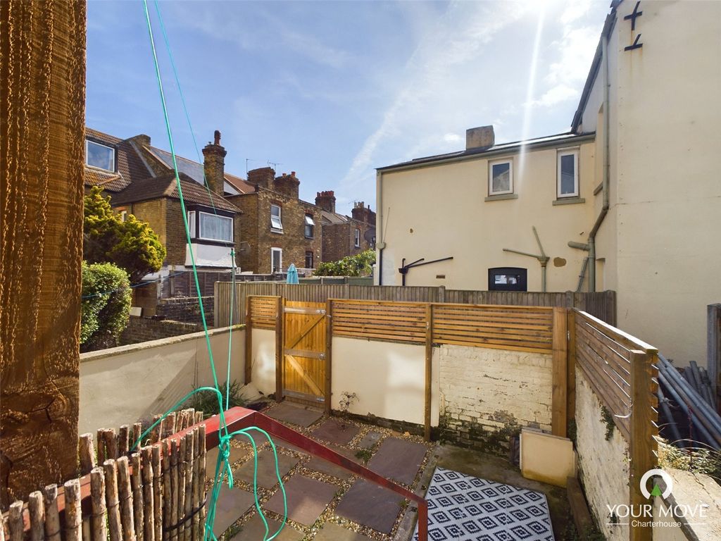 1 bed flat to rent in Canterbury Road, Margate, Kent CT9, £775 pcm Zoopla