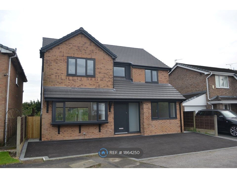 4 bed detached house to rent in Oakham Close, Bury BL8, £1,995 pcm Zoopla