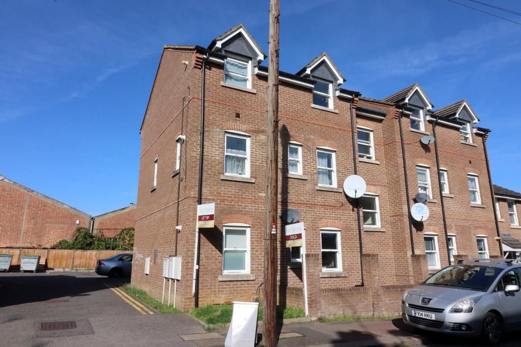 May Street, Luton, Bedfordshire LU1  