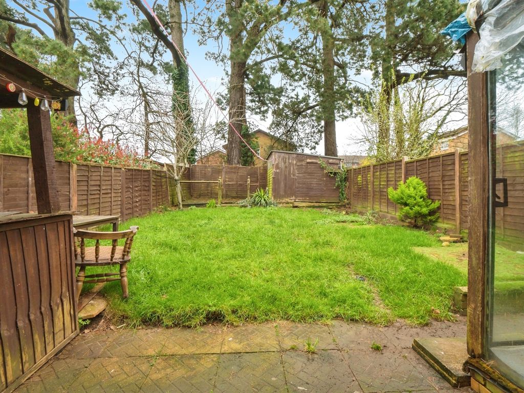 3 bed semidetached house for sale in Lambourne Road, West End