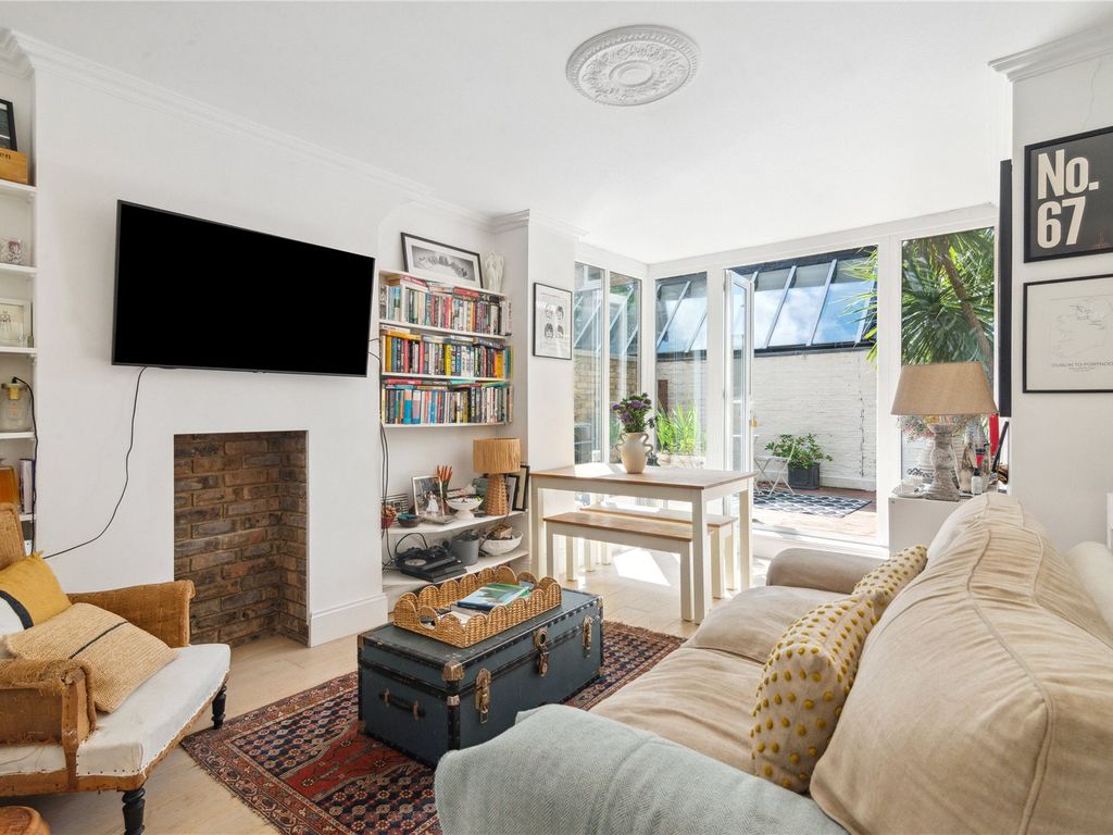 2 bed flat for sale in Munster Road, Munster Village SW6, £725,000 Zoopla