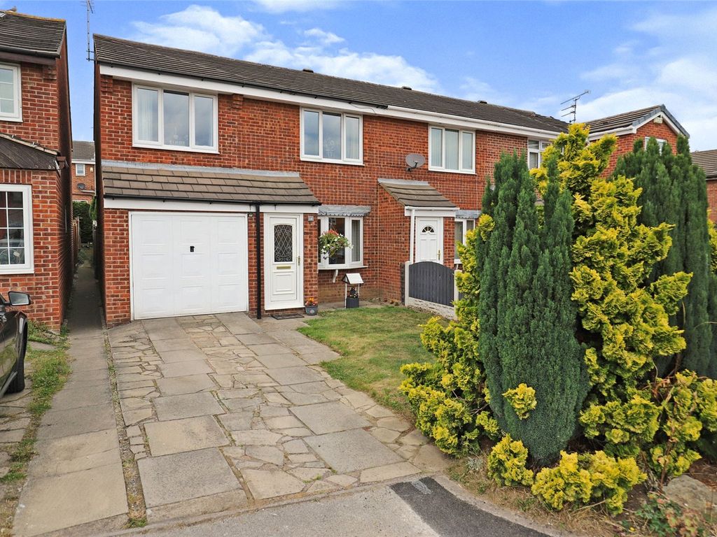 3 bed end terrace house for sale in Nidderdale Place, Sunnyside