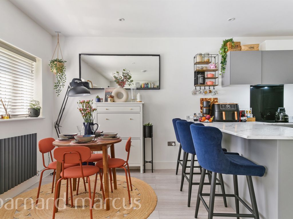 2 bed terraced house for sale in Benson Road, Croydon CR0, £375,000