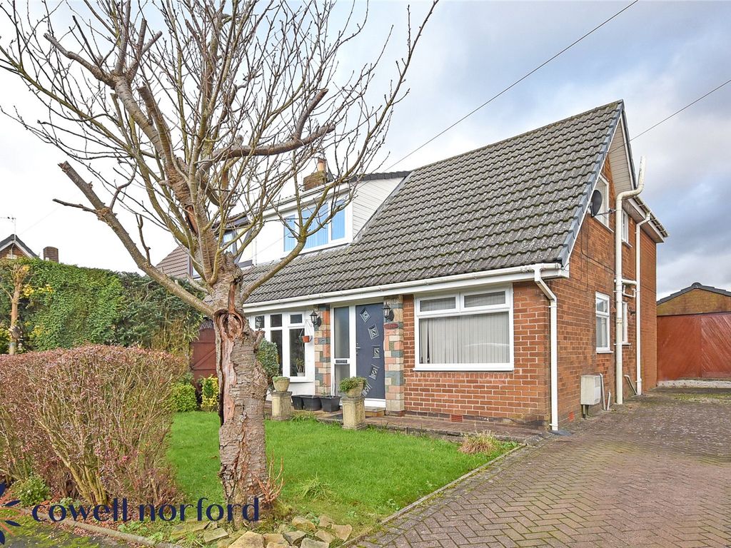 4 bed semidetached house for sale in Alpine Drive, Milnrow, Rochdale