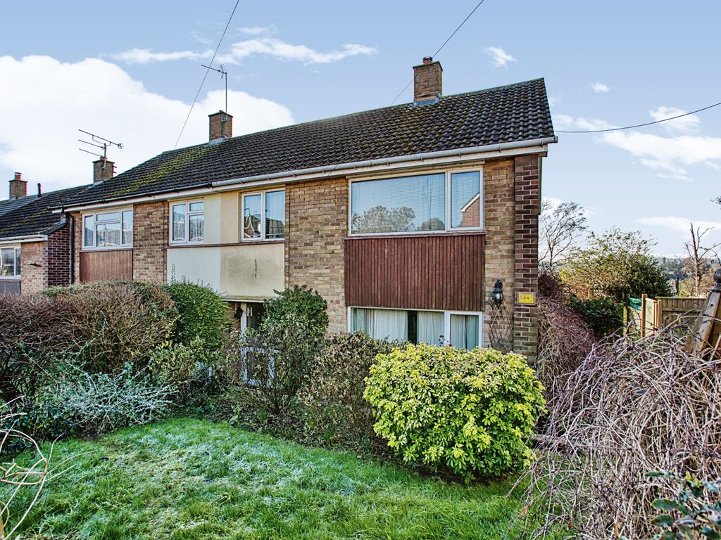 3 bed end terrace house for sale in Meadow Road, Yeovil, Somerset BA21