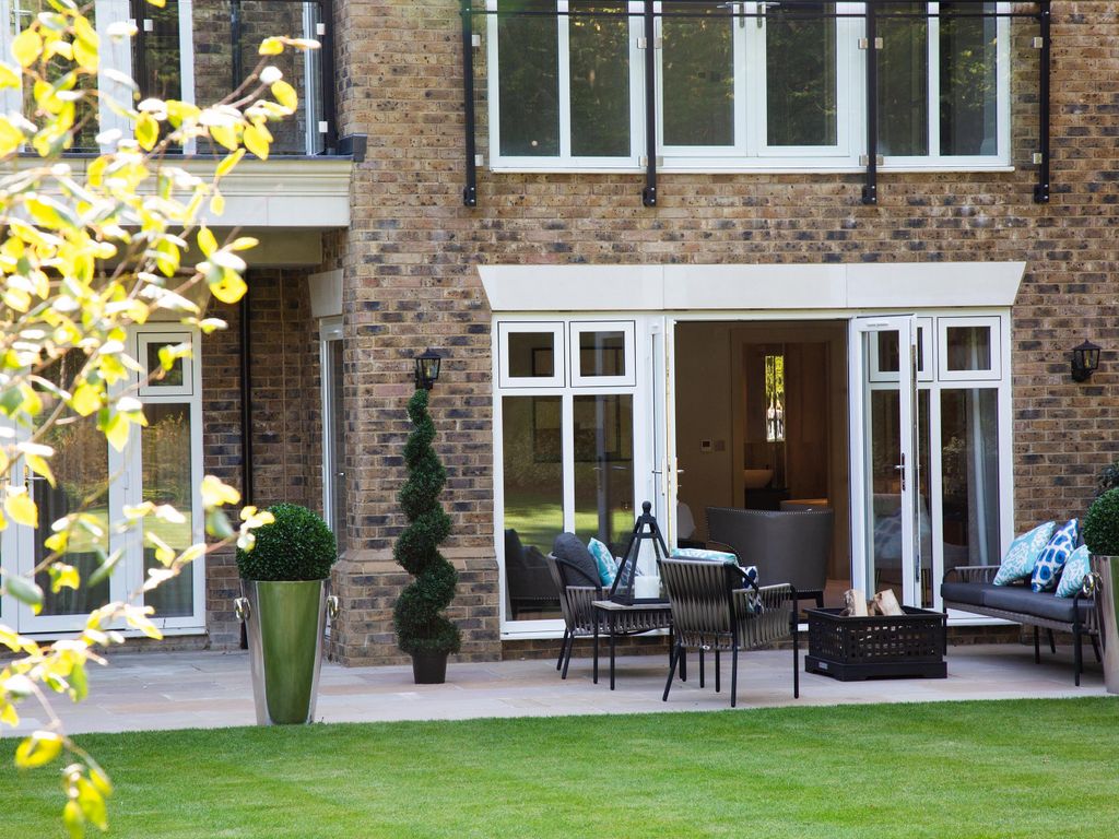 New home, 3 bed flat for sale in 1 Osborne House, Charters Road